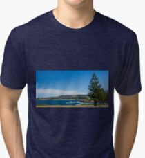 Kiama panorama Tri-blend T-Shirt