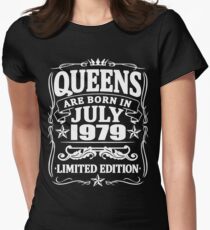 Camiseta entallada para mujer Queens are born in july 1979