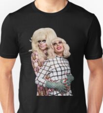 Trixya Kiss Titanic - Trixie Mattel and Katya Zamolódchikova Unisex T-Shirt