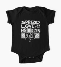 Spread Love ist der Brooklyn Way Baby Body Kurzarm