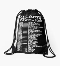 US Army World Tour (Sprache auf Englisch umstellen, um die Kunst auf der Rückseite des T-Shirts zu sehen) Turnbeutel