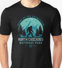 North Cascades National Park Heimat des Sasquatch Slim Fit T-Shirt
