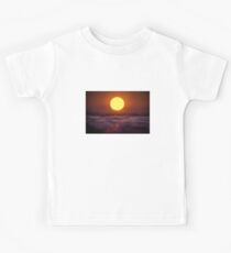 The closer the better Kids Tee