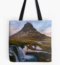 Kirkjufell, Grundarfjordur, Snaefellsnes, Island Tote Bag