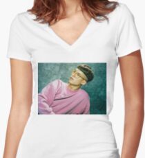 Gus Dapperton Tailliertes T-Shirt mit V-Ausschnitt