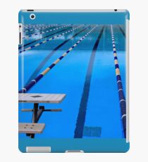 Schwimmbad - blau und cool iPad-Hülle & Skin