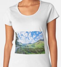 Lake District landscape in spring Women's Premium T-Shirt