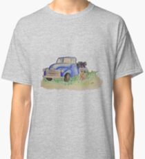 Vintage truck with weimaraner and grapes Classic T-Shirt