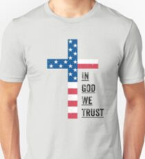 Camiseta ajustada En Dios confiamos