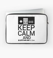KEEP CALM AND GAME ON Laptop Sleeve