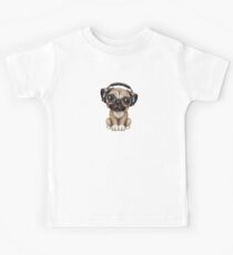 Netter Pug-Welpe DJ, der Kopfhörer und Gläser trägt Kinder T-Shirt
