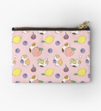 Meerschweinchen mit Fruchtmuster Studio Clutch