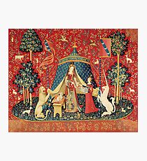 LADY AND UNICORN DESIRE, Löwe, Fantasieblumen, Tiere rot grün floral Fotodruck