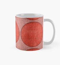 Taza clásica "Círculos rosa en arpillera retro"