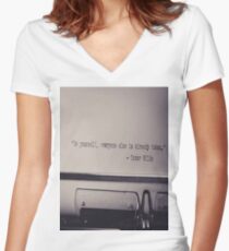 OSCAR WILDE Pop Art Women's Fitted V-Neck T-Shirt
