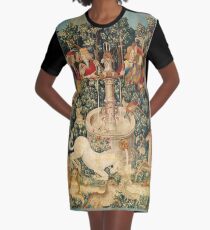 Vestido camiseta UNICORN IS FOUND / Fuente, Otros Animales, Verde Floral