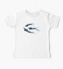Orca in Bewegung / Blush Ozean Muster Baby T-Shirt