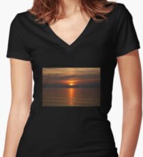 MTK Sunset Women's Fitted V-Neck T-Shirt