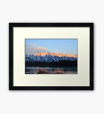 Die bemerkenswerten Berge Queenstown Neuseeland Gerahmtes Wandbild