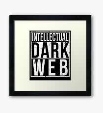 Intellektuelles dunkles Netz Shirt | Geradeaus Gerahmtes Wandbild