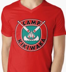 Camiseta de cuello en V Camp Kikiwaka - Bunk'd - fondo rojo