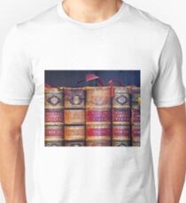 Antike Bücher Slim Fit T-Shirt