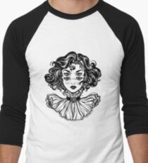 Camiseta ¾ estilo béisbol Retrato gótico de la cabeza de la muchacha de la bruja con el pelo rizado y cuatro ojos.