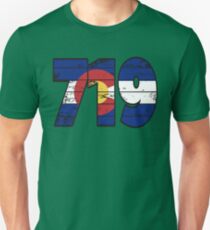 LOVE THAT 719 LIFE - YOUR FAVORITE AREA CODE WITH A HEAVY WOOD OVERLAY DISTRESS Unisex T-Shirt