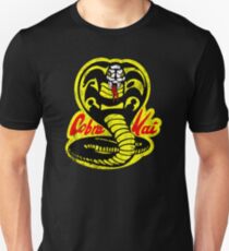 Cobra Kai Shirt - Vintage Distressed Style - Retro 80er und 90er Jahre Vintage Movie Shirt Slim Fit T-Shirt