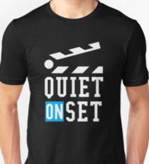 Quiet On Set - Filmproduktion und Television Production Quiet On Set Slim Fit T-Shirt