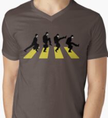 Ministry of Silly walk | Cult tv Best of British | Monty Python Men's V-Neck T-Shirt