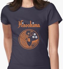 Hiroshima Karpfen Retro Tailliertes T-Shirt für Frauen