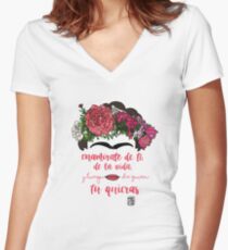 Verliebe dich in dich selbst, in das Leben und nach wem du willst Tailliertes T-Shirt mit V-Ausschnitt