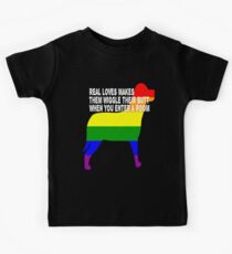 Dog Rainbow Gay Pride Flag Real Love Makes Them Wiggle Their Butt When You Enter A Room Kids Tee