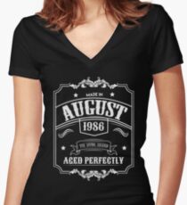 Born In August 1986 - 32nd Birthday Gift Women's Fitted V-Neck T-Shirt