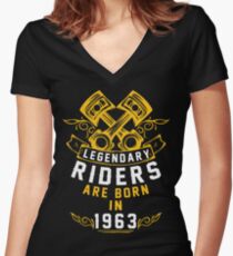 Camiseta entallada de cuello en V Los legendarios jinetes nacieron en 1963
