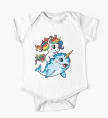 Unicorn Riding Narwhal T-Shirt Squad Mädchen Kinder Rainbow Unicorns Geschenke Party Baby Body Kurzarm