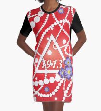 Crimson und Perlen T-Shirt Kleid