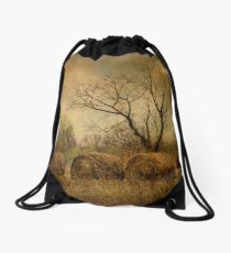 drapé dans les ors de l'automne... Drawstring Bag