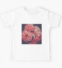 Roses in the night garden Kids Tee