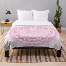 Bereifte rosa Mandala Fleecedecke