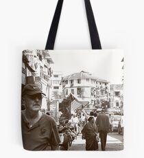 BUSTLING BOBMAY Tote Bag