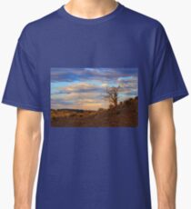 Lone tree at sunset Classic T-Shirt