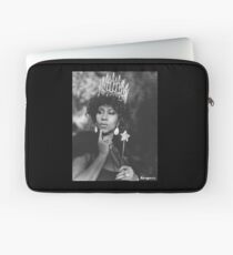 QUEEN OF RESPECT Laptop Sleeve