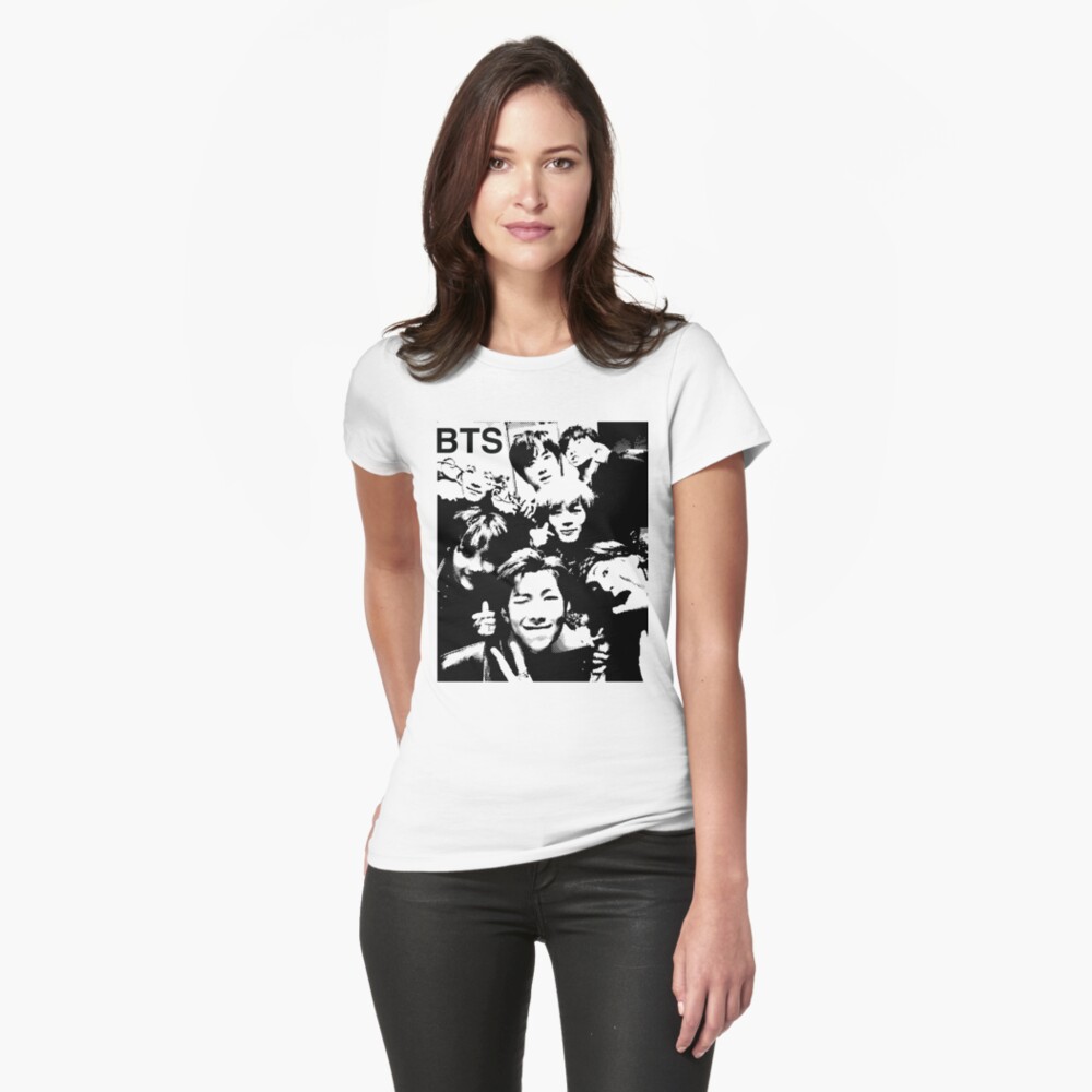 "BTS wacky group photo halftone design" Tshirt by
