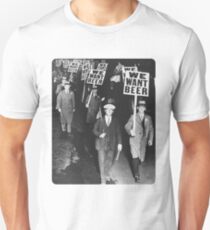 WE WANT BEER Slim Fit T-Shirt