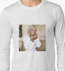 jeffree star sipping tea Long Sleeve T-Shirt