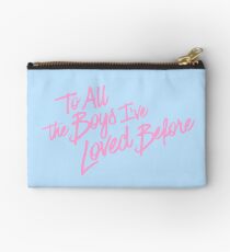 An alle Jungs, die ich vorher geliebt habe, pink und blau Täschchen