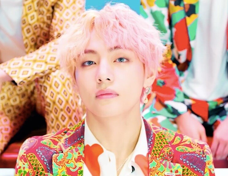 "BTS IDOL MUSIC VIDEO V TAEHYUNG" by kikimini | Redbubble