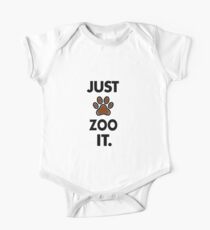 JUST ZOO IT - Hund / Katze-Fußabdruck Baby Body Kurzarm